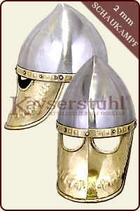 Italo-Normannischer Helm mit Messing-Gesichtsmaske