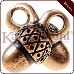 Knopf in Form einer Eichel aus Bronze (Stück)