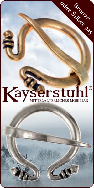 Kleine römische Omegafibel in Bronze oder versilbert