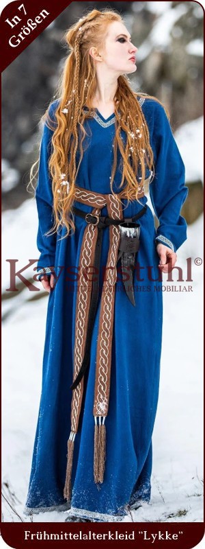 Handbesticktes Kleid / Unterkleid "Lykke", blau