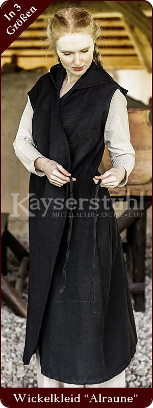 Wickelkleid mit Kapuze "Alraune" in schwarz