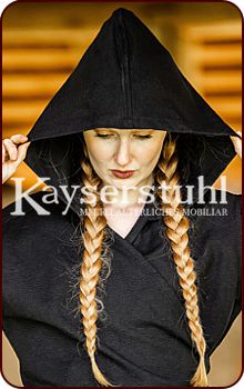 Wickelkleid mit Kapuze "Alraune" in schwarz