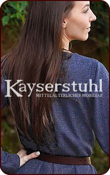 Handbesticktes Frühmittelalter-Kleid "Sigrid", natur/blau