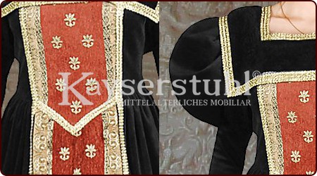 Goldverziertes Renaissancekleid im Tudor-Stil