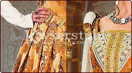 Bernsteinfarbenes Renaissancekleid "Tudors"