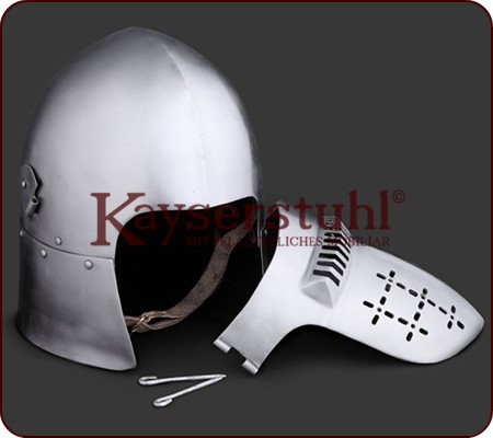 Frühe Beckenhaube mit Visier