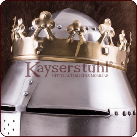 Kübelhelm mit Krone aus Messing mit Antikfinish