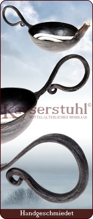 Handgeschmiedete lange Öllampe im mittelalterlichen Stil