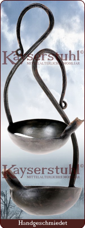 Handgeschmiedete lange Öllampe im mittelalterlichen Stil