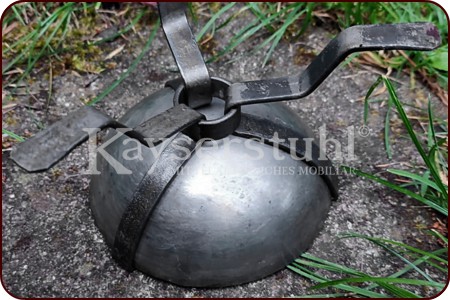 Frühmittelalterliche Öllampe "Sutton Hoo"