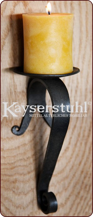Geschwungener Wandkerzenhalter