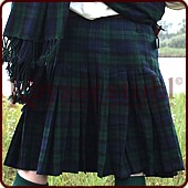 8 Yard Kilt mit Black Watch Tartan