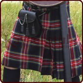 8 Yard Kilt mit Black Stewart Tartan