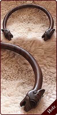 Halsreif "Keltische Hunde" (Holz) 