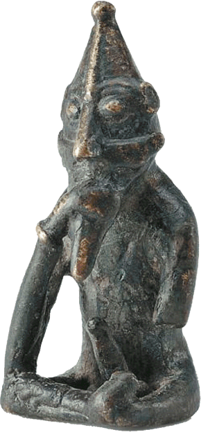 Die Rällinge-Statuette ist eine sitzende Figur aus Bronze, die 1904 im schwedischen Södermanland entdeckt und auf die Wikingerzeit datiert wurde. Die sieben Zentimeter hohe Figur, die einen konischen Kopfschmuck trägt, umklammert ihren spitzen Bart und hat einen erigierten Penis. Sie wurde oft als der Gott Freyr angesehen, was auf eine Beschreibung einer phallischen Freyr-Statue im Tempel von Uppsala aus dem 11. Jahrhundert zurückzuführen ist.