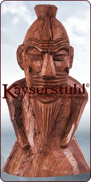 Handgeschnitzte Figur "Freyr" mit langem Bart