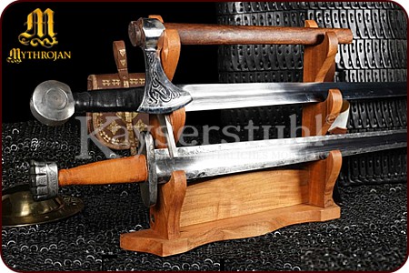 Tischständer aus Massivholz für drei Schwerter oder Äxte