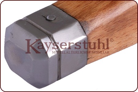 Mordaxt um 1520 mit Holzschaft und Fuß