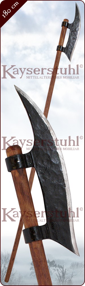 Frühe Hellebarde (Helmbarte) mit Schaft