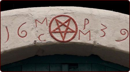 Drudenfuß als Schutzsymbol an einem Haus in Ahrweiler von 1639